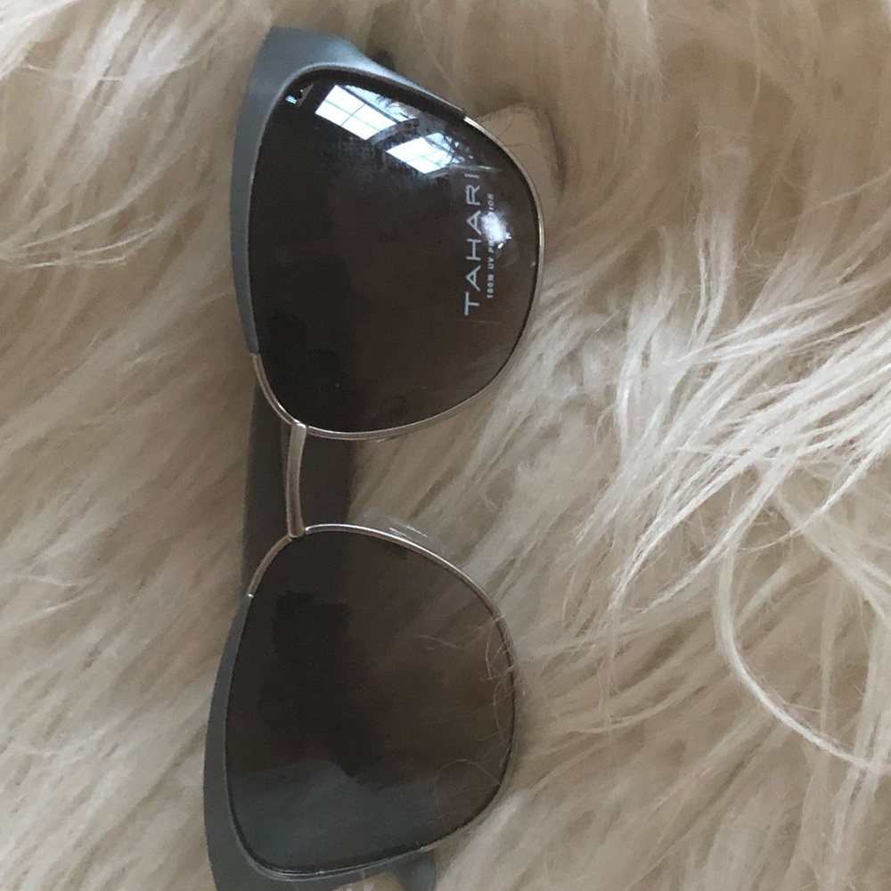 TAHARI CAT EYE WING GRAY SUNGLASSES